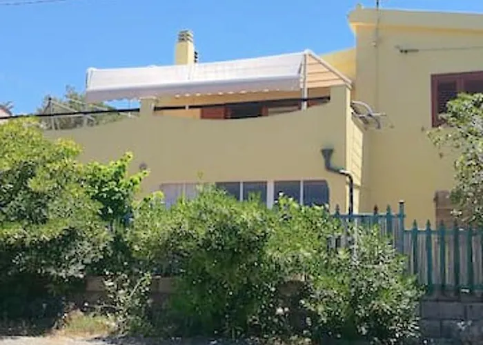 Elegant In With Sea View Villa *