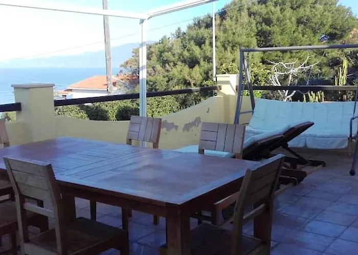 Villa Elegant In With Sea View Magomadas